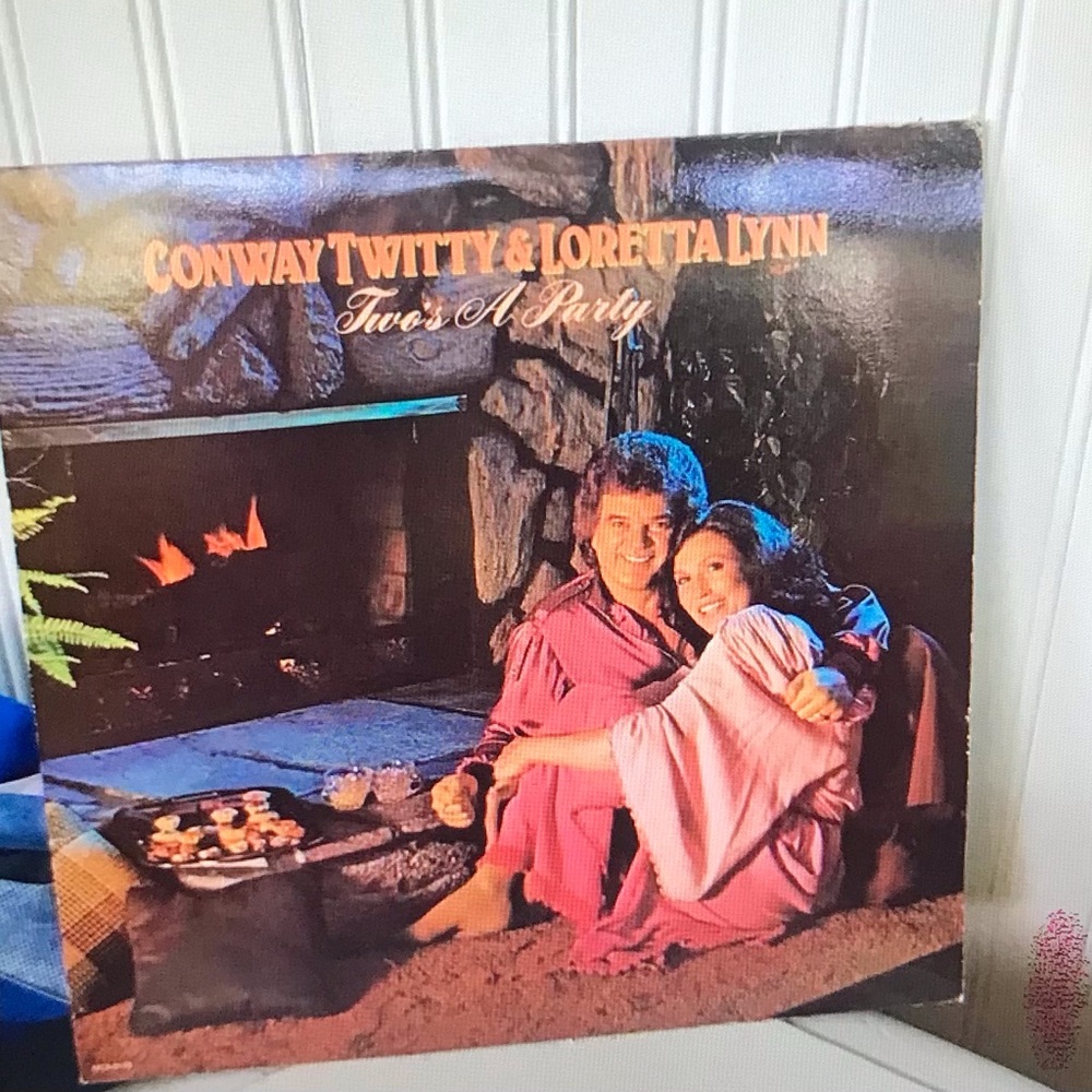 1981 Conway Twitty & Loretta Lynn "Two's A Party" Vinyl LP - Retro Album Cover